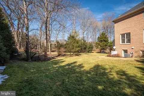 Exterior - 1008 Jarvis Ct, Mclean, VA 22101 photo 11 of 15