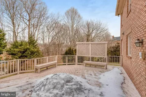 Exterior - 1008 Jarvis Ct, Mclean, VA 22101 photo 7 of 15