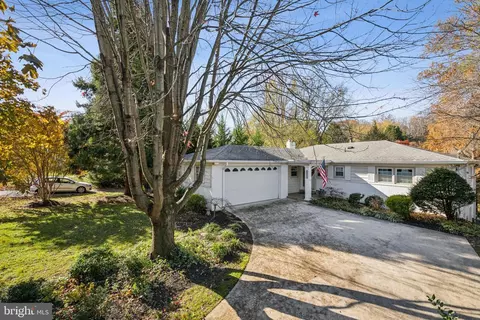 Exterior - 6223 Loch Raven Dr, Mclean, VA 22101 photo 7 of 7