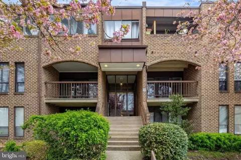 11260 Chestnut Grove Sq #139, Reston, VA 20190