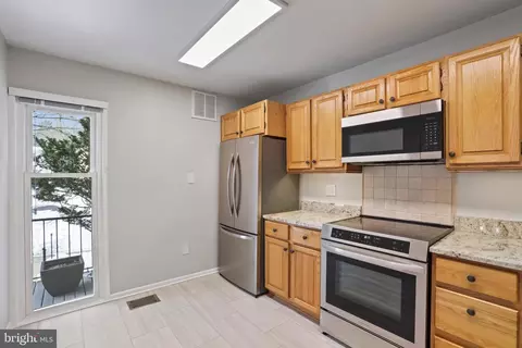1644 Wainwright Dr, Reston, VA 20190 photo 5