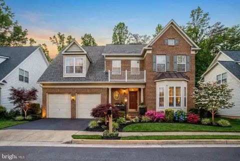 7374 Pohick Ridge Ct, Springfield, VA 22153