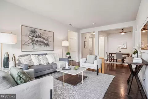 2905 Bleeker St #4-402, Fairfax, VA 22031