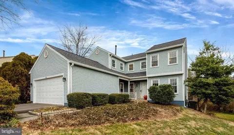 14404 Coachway Dr, Centreville, VA 20120