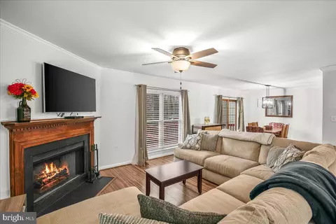 7952 Gambrill Ct, Springfield, VA 22153 photo 5