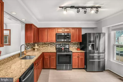 7952 Gambrill Ct, Springfield, VA 22153 photo 12