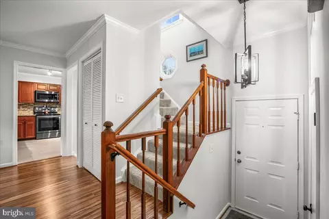 7952 Gambrill Ct, Springfield, VA 22153 photo 2
