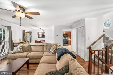 7952 Gambrill Ct, Springfield, VA 22153 photo 4