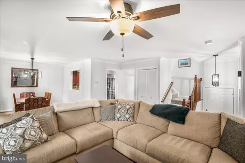 7952 Gambrill Ct, Springfield, VA 22153 photo 8