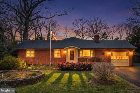 8712 Lea Ln, Alexandria, VA 22309