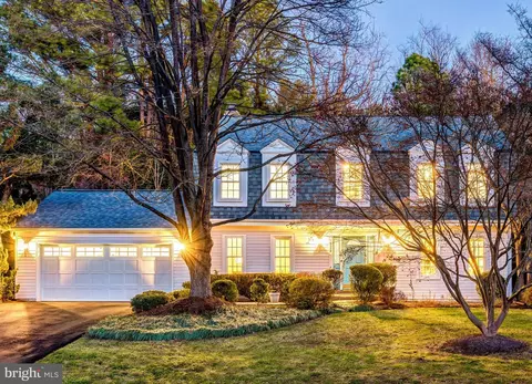 10332 Dunn Meadow Rd, Vienna, VA 22182