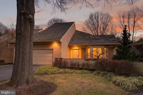 1419 Belcastle Ct, Reston, VA 20194