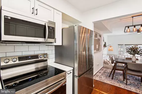 Kitchen - 5818 Torington Dr #859, Springfield, VA 22152 photo 3 of 4