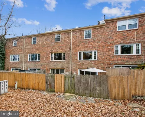 Exterior - 5818 Torington Dr #859, Springfield, VA 22152 photo 4 of 8