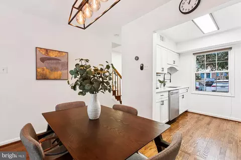 Dining - 5818 Torington Dr #859, Springfield, VA 22152 photo 3 of 4