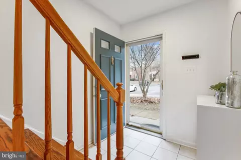 Entry Way - 5818 Torington Dr #859, Springfield, VA 22152 photo 2 of 4