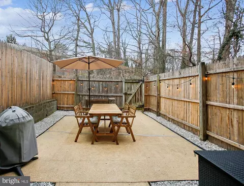 Exterior - 5818 Torington Dr #859, Springfield, VA 22152 photo 1 of 8