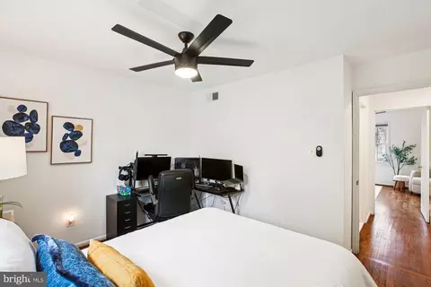 Bedroom - 5818 Torington Dr #859, Springfield, VA 22152 photo 5 of 6
