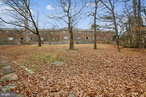 Exterior - 5818 Torington Dr #859, Springfield, VA 22152 photo 5 of 8
