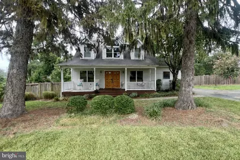 6215 Edison Dr, Alexandria, VA 22310