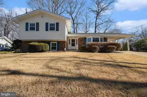 5015 Stone Haven Dr, Annandale, VA 22003