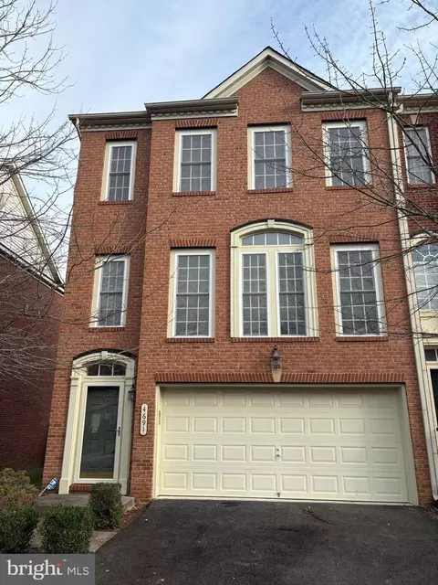 4691 Helen Winter Ter, Alexandria, VA 22312