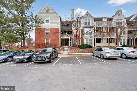 12160 Penderview Ter #1102, Fairfax, VA 22033