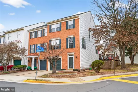 14200 Beddingfield Way, Centreville, VA 20121