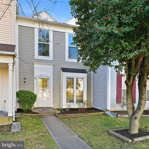 3715 Hampton Ct, Alexandria, VA 22306