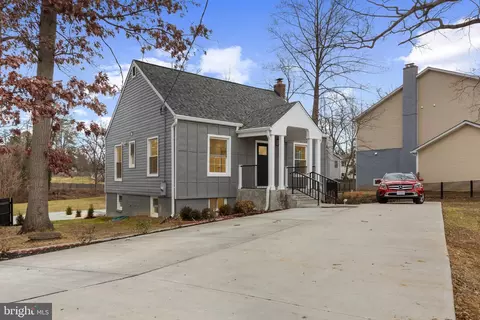 3284 Annandale Rd, Falls Church, VA 22042
