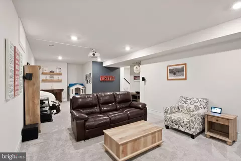 9516 Sanger St, Lorton, VA 22079 photo 36