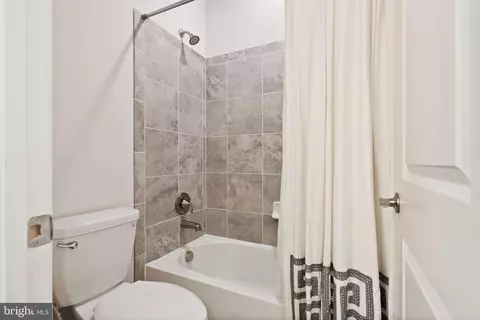 9516 Sanger St, Lorton, VA 22079 photo 32