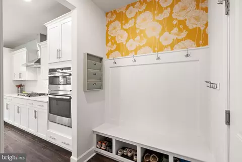 9516 Sanger St, Lorton, VA 22079 photo 14