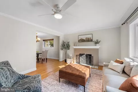 Living - 7415 Gary St, Springfield, VA 22150 photo 1 of 2