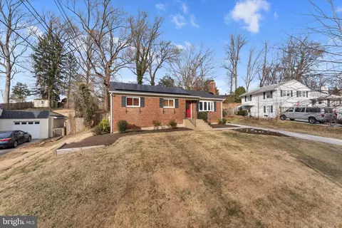 Exterior - 7415 Gary St, Springfield, VA 22150 photo 2 of 8