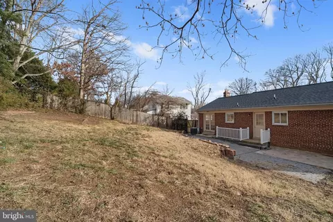 Exterior - 7415 Gary St, Springfield, VA 22150 photo 6 of 8