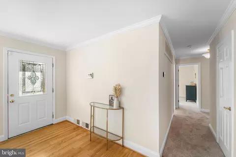 Entry Way - 7415 Gary St, Springfield, VA 22150 photo 2 of 4