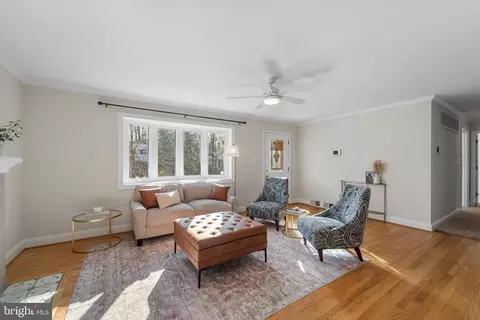 Living - 7415 Gary St, Springfield, VA 22150 photo 2 of 2