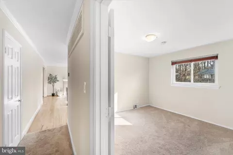 Entry Way - 7415 Gary St, Springfield, VA 22150 photo 3 of 4