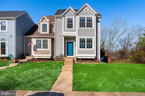 5661 Thorndyke Ct, Centreville, VA 20120
