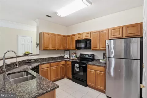 Kitchen - 1600 Spring Gate Dr #2204, Mclean, VA 22102 photo 2 of 4
