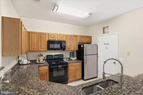 Kitchen - 1600 Spring Gate Dr #2204, Mclean, VA 22102 photo 4 of 4