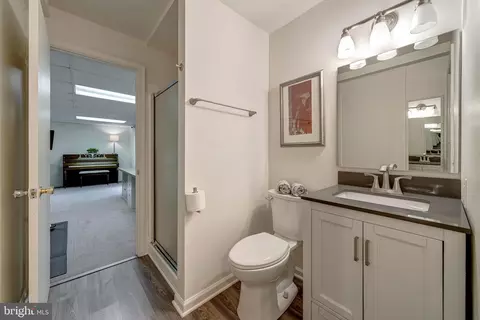 Bath - 1839 Baldwin Dr, Mclean, VA 22101 photo 3 of 3