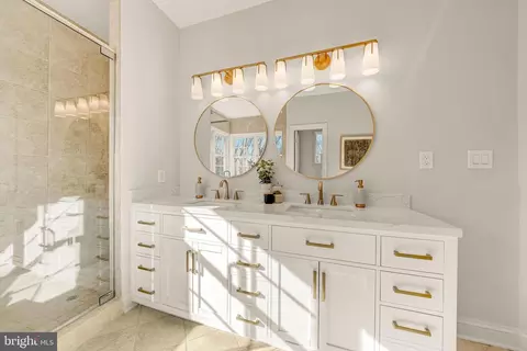 Bath - 1609 Brookside Rd, Mclean, VA 22101 photo 3 of 7