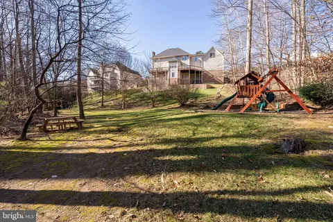 Exterior - 1609 Brookside Rd, Mclean, VA 22101 photo 6 of 7