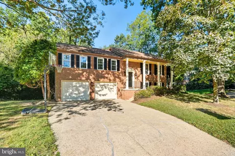 10196 Red Spruce Rd, Fairfax, VA 22032