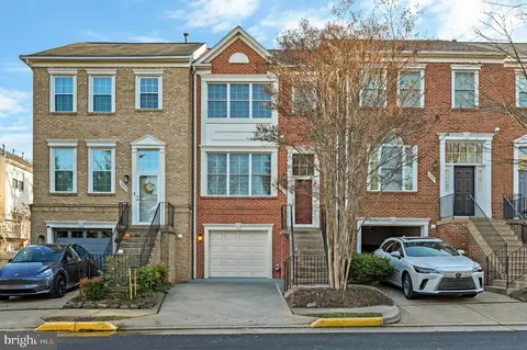 12025 Edgemere Cir, Reston, VA 20190