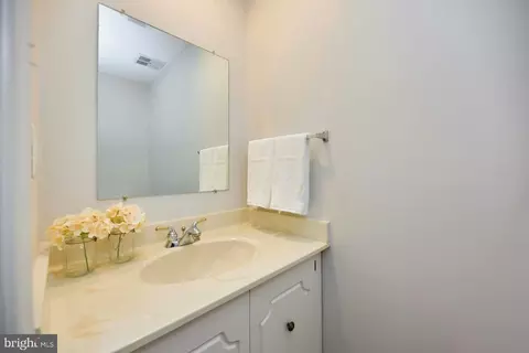9007 Okeith Ct, Springfield, VA 22152 photo 11