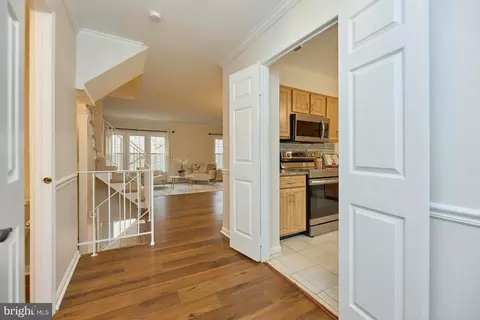 9007 Okeith Ct, Springfield, VA 22152 photo 2