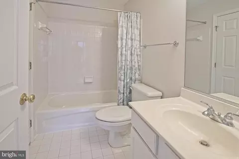 Bath - 11117 Little Compton Dr, Reston, VA 20191 photo 4 of 5